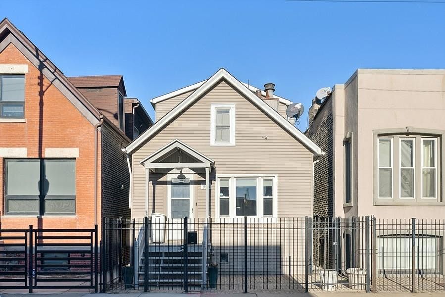 1st image of 2638 W Grand Ave
