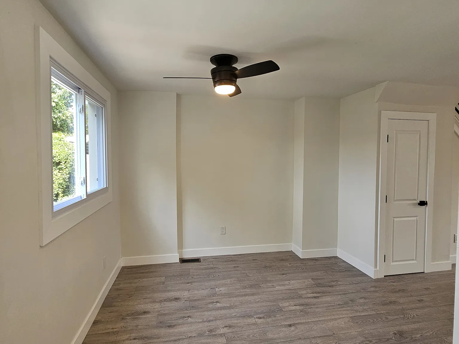 3 bed, 1.5 bath, 1550 sqft, $2,450 — Photo 3