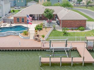 100 Lands End St, Rockport, TX 78382
