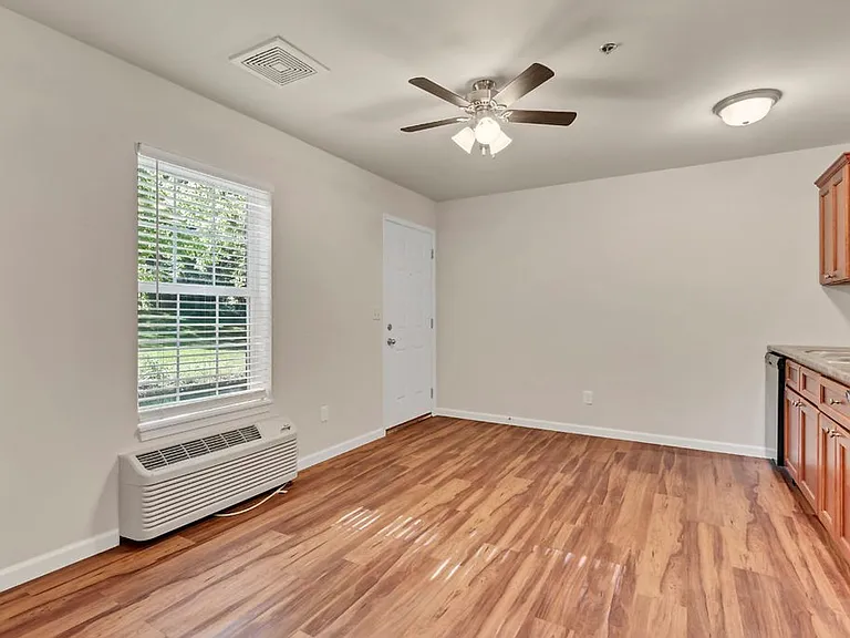 1112 Bertling St #10 — Photo 2