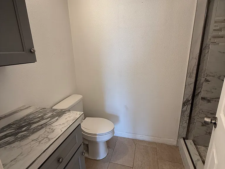 2254 Grenwich Ave #2254 — Photo 16