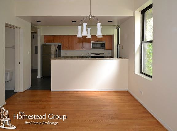 5th image of 1733 N Hermitage Ave #2FRONT
