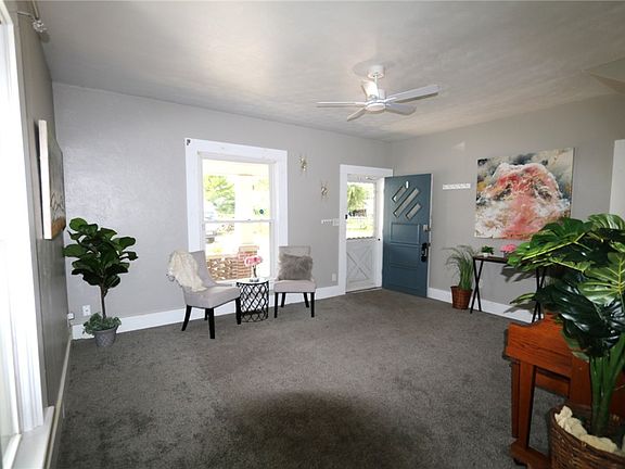 4th image of 26 W Walnut St