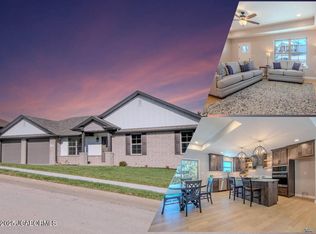 3209 Crystal Ct, Jefferson City, MO 65109