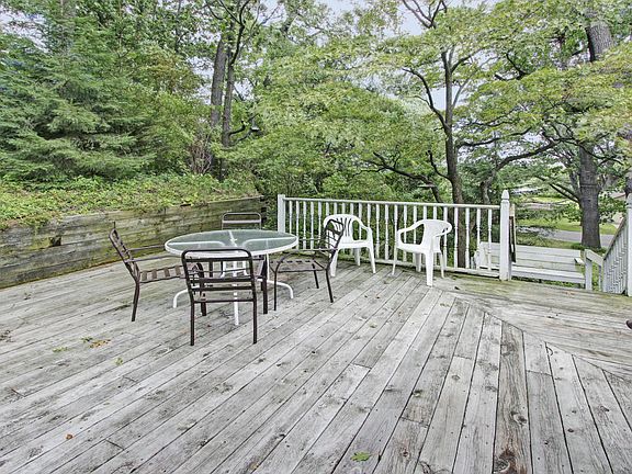 5th image of 83 River Hills Dr