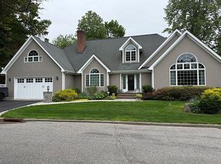 46 Lawrence St, Greenlawn, NY 11740