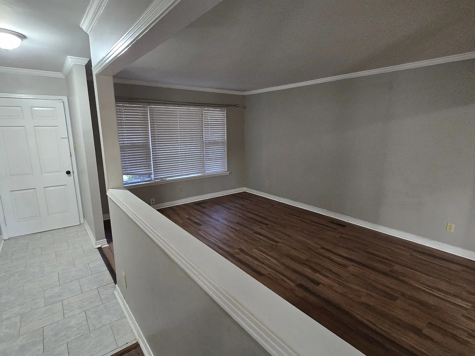 Comfortable 3-Bed Single-Story Home with Carport & Private Backyard — Photo 3