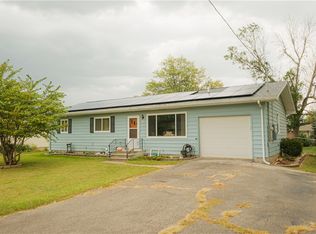 425 West St, Martensdale, IA 50160