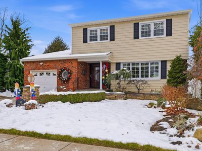 90 Pacific Street, Massapequa Park, NY, 11762