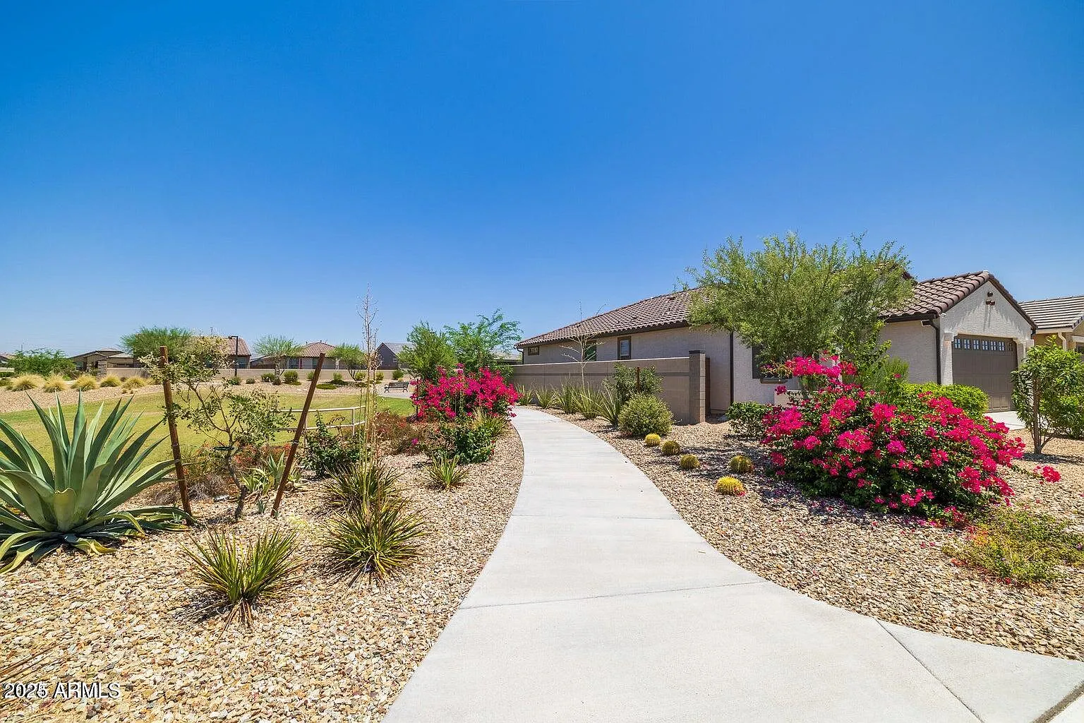 3 bed, 2.0 bath, 1399 sqft, $3,000 — Photo 2