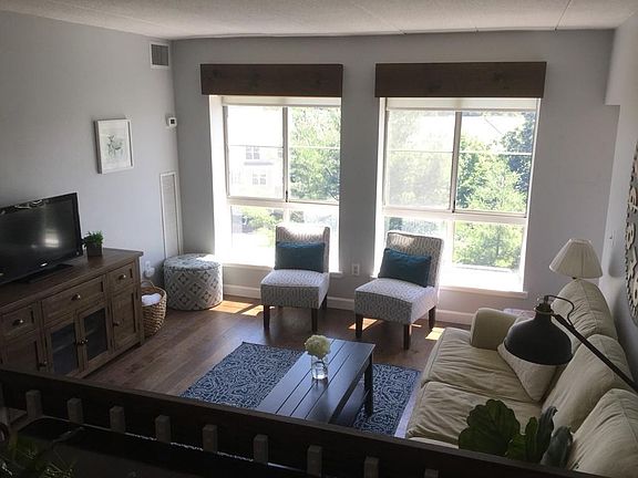 5th image of 160 Burkhall St Unit 403