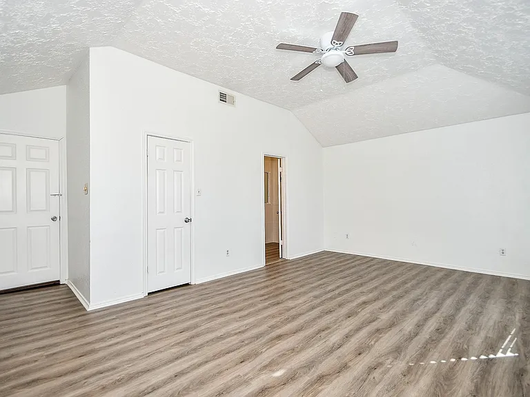12311 Grove Meadow Dr — Photo 16