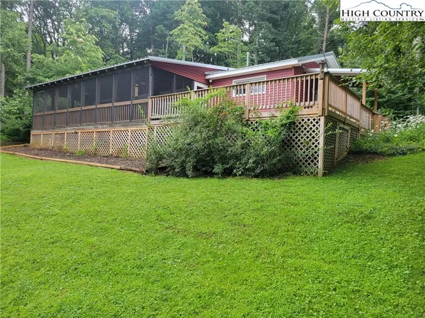 211 Parkway Lane, Sparta, NC 28675