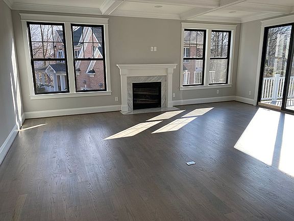 5th image of 2212 Primrose Dr