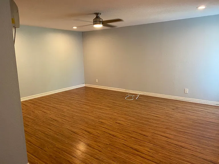 9721 Graham Street — Photo 15