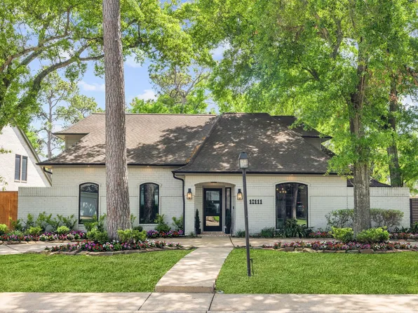 10111 Cedar Creek Dr, Houston, TX 77042