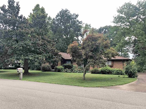 2nd image of 13250 Woodland Ln