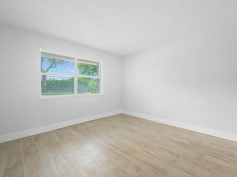 6371 Boca Cir — Photo 18