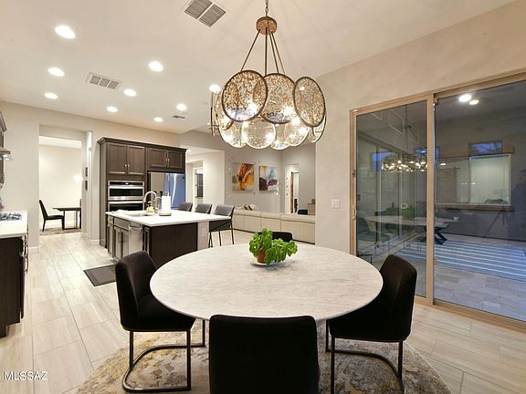5th image of 465 E Sweet Clover Ct