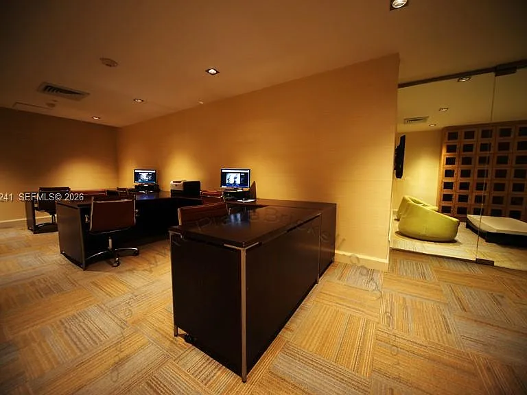 950 Brickell Bay Dr #5000 — Photo 38