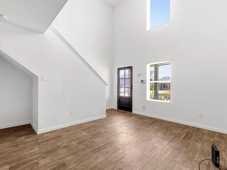 16367 Jasmine Marie Pl — Photo 5