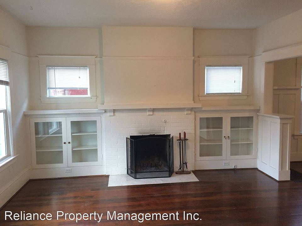 1st image of 421 NE Schuyler St