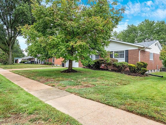 3rd image of 2852 Wintergreen Dr