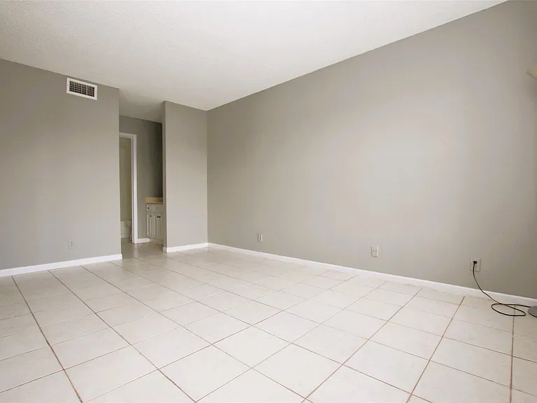 217 Lake Pointe Dr #107 — Photo 17