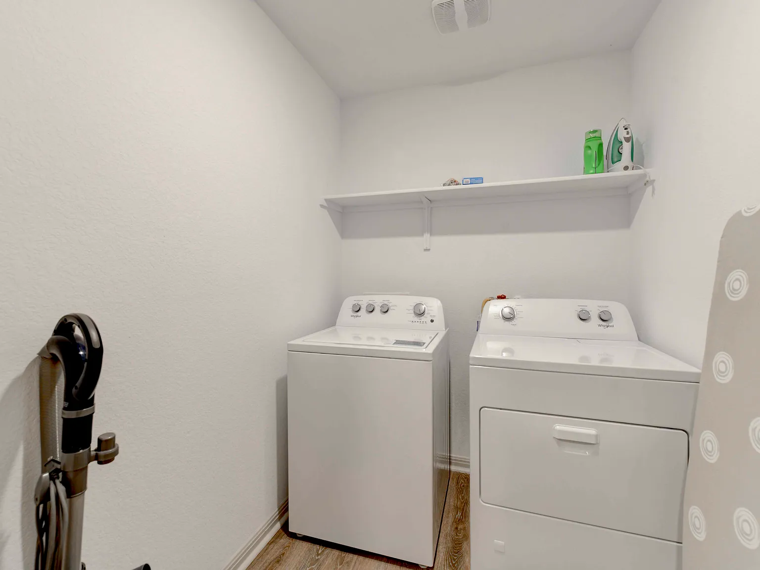 4 bed, 1839 sqft, $4,800 — Photo 2