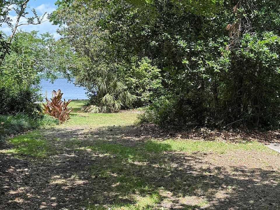 1st image of 1704 River Drive