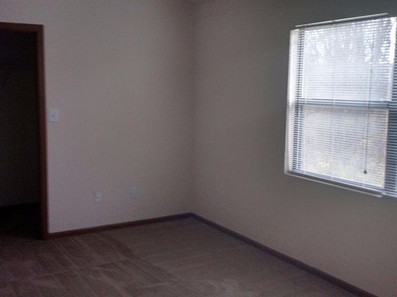 5th image of 8004 Mill Creek Cir