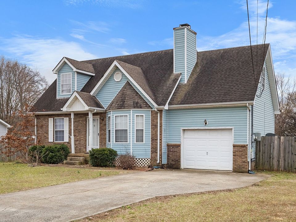 1st image of 586 Oakmont Dr