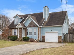 586 Oakmont Dr, Clarksville, TN 37042