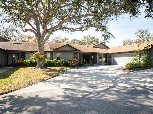 11711 Ridgeview Ln, Seminole, FL 33772