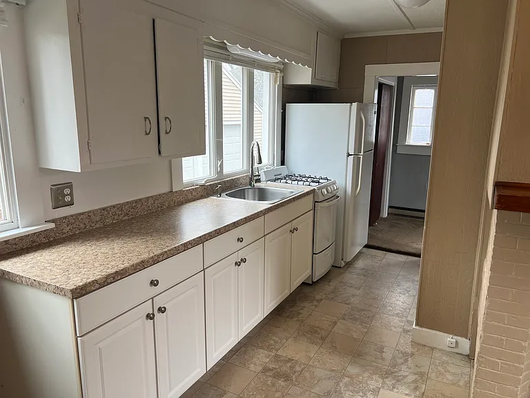 2 Lincoln St #1 — Photo 2