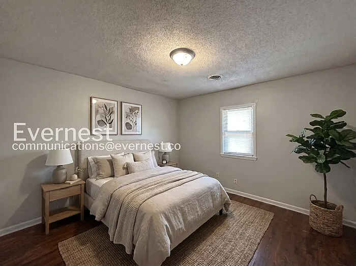 362 Hewlett Rd — Photo 3