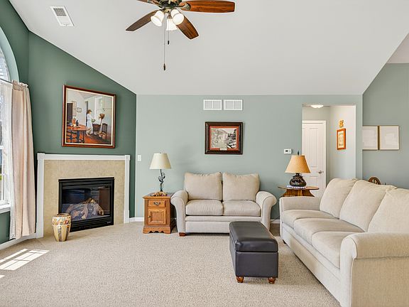 4th image of 638 Handel Ln