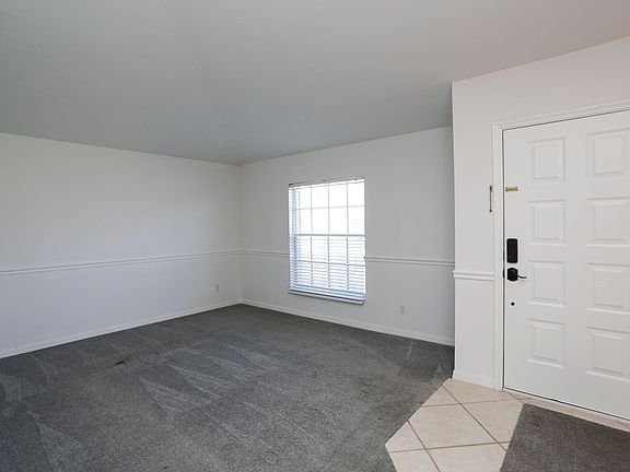 5th image of 4667 Villa Capri Ln