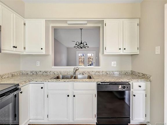 5th image of 2224 High Bush Cir