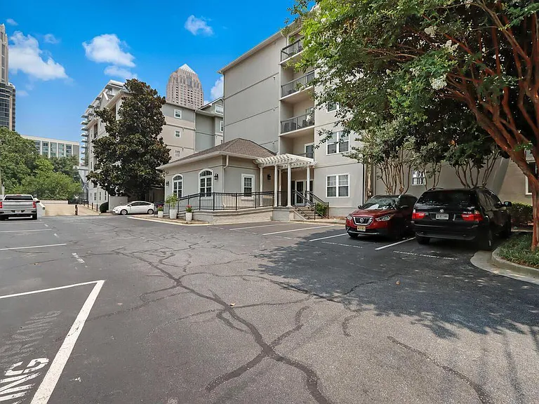 1074 Peachtree Walk NE #B222 — Photo 26