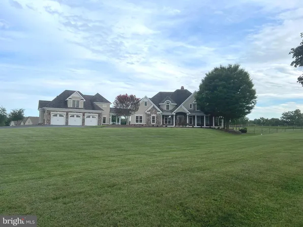 5 Mullen Ln, Lothian, MD 20711