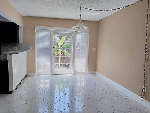 3rd image of 3701 Pine Cone Cir
