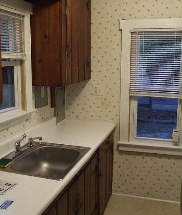 5th image of 323 Deerfoot Ln