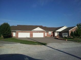 2855 S Orchard Ave, Bolivar, MO 65613
