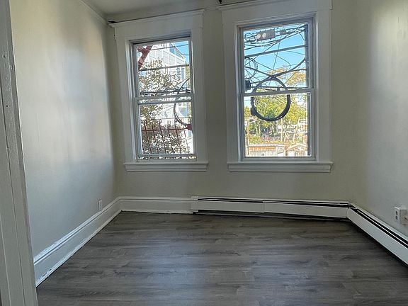 2nd image of 14 Hilliard Ave APT 5