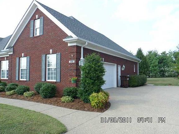 2nd image of 122 Bayberry Ct