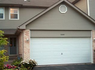 2104 W Adobe Dr, Addison, IL 60101