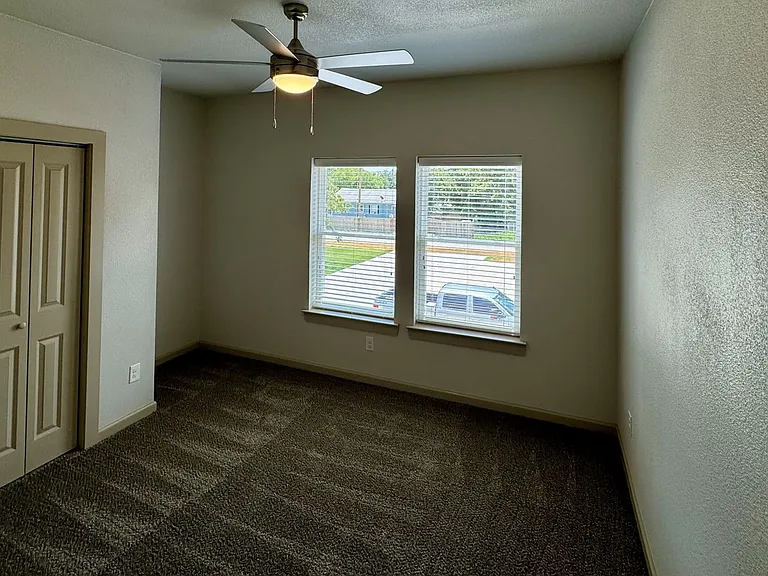 1513 N Commerce St — Photo 7