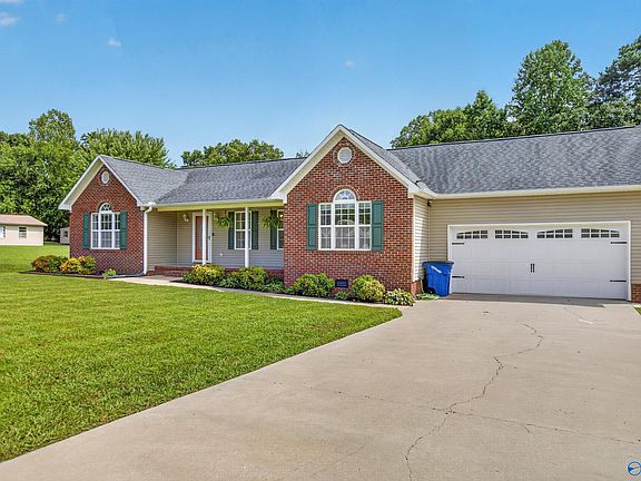 2nd image of 305 Sand Mountain Dr