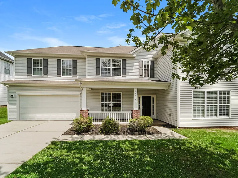 16826 Macanthra Dr — Photo 1